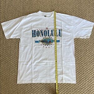 Men’s XL White Honolulu Graphic Tee